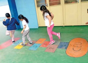 Excesso de telas dobra o risco de atrasos na coordenação motora