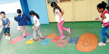 Excesso de telas dobra o risco de atrasos na coordenação motora