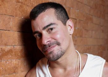 Na despedida de Júpiter, de “Família é Tudo”, Thiago Martins celebra sua estreia no humor