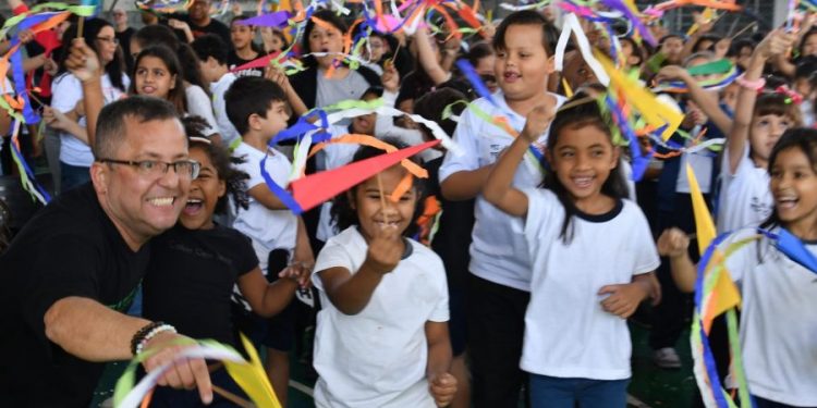 Maria e Davi são os nomes mais comuns entre alunos dos anos iniciais do Ensino Fundamental de SP