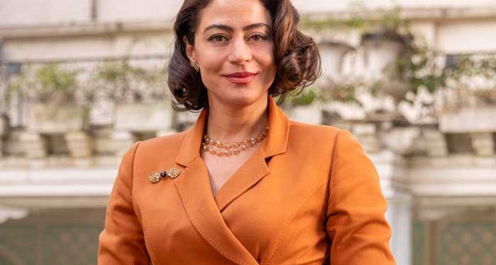 Carol Castro e a grande cópia da realidade em “Garota do Momento”