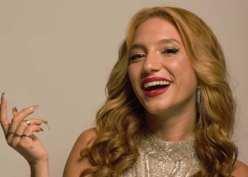 Lorena Comparato foi desbravando o universo sertanejo através da mimada Gláucia, de “Rensga Hits!”