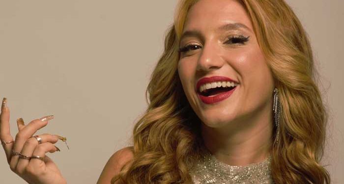 Lorena Comparato foi desbravando o universo sertanejo através da mimada Gláucia, de “Rensga Hits!”