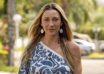 Lorena Comparato foi desbravando o universo sertanejo através da mimada Gláucia, de “Rensga Hits!”