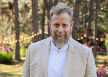 Chef André Mifano retorna ao vídeo como jurado do “Bake Off Brasil – Mão na Massa”