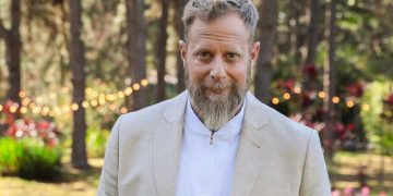 Chef André Mifano retorna ao vídeo como jurado do “Bake Off Brasil – Mão na Massa”