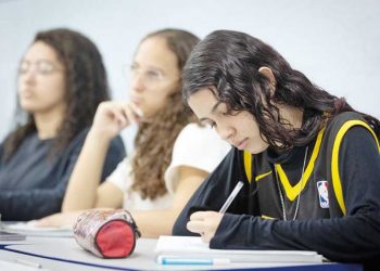 Mais português e matemática na grade