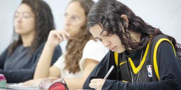 Mais português e matemática na grade