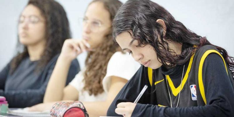 Mais português e matemática na grade