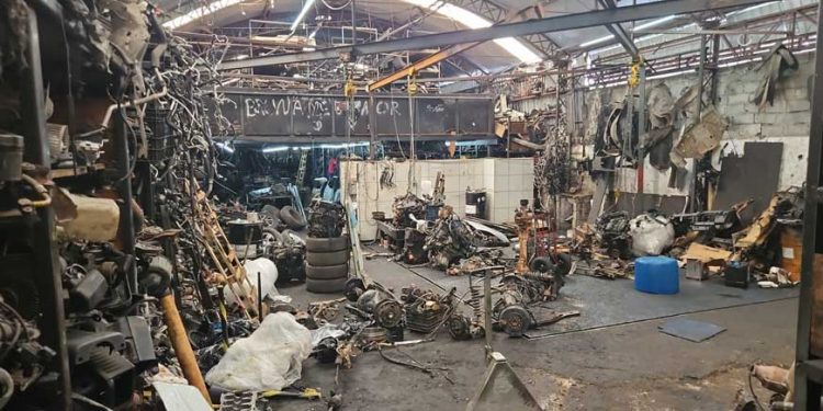 Policiais do 30º DP prendem quadrilha de ladrões de carros