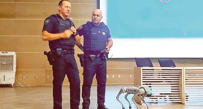 Moradores participam de palestra sobre os avanços do Smart Sampa na cidade