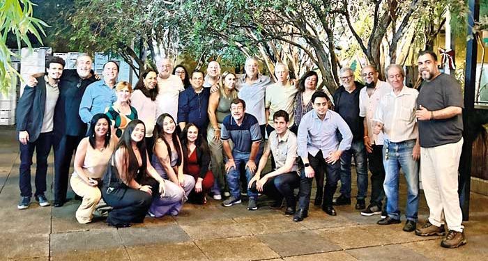 Jornais de bairro debatem desafios em confraternização