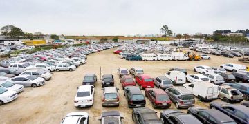 1º LEILÃO DO ANO – Veículos de luxo a R$ 10 mil