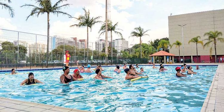 CEUs estão com piscinas abertas para a população aos feriados e finais de semana