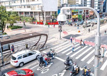 Câmeras do Smart Sampa começam a ler placas para identificar veículos roubados