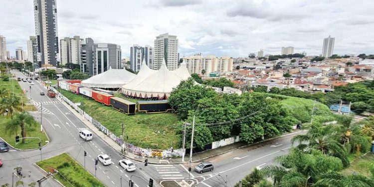 Terreno abrigará conjunto habitacional. População é contra e clama por hospital