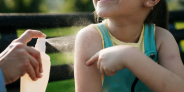 Verão e mosquitos: como usar repelente em crianças com segurança