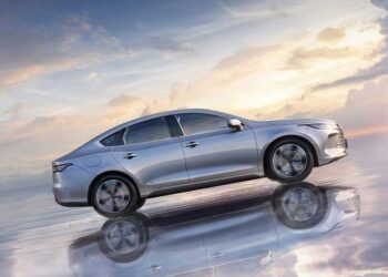 BYD King aposta no custo/benefício para se aproximar da liderança entre os sedãs médios