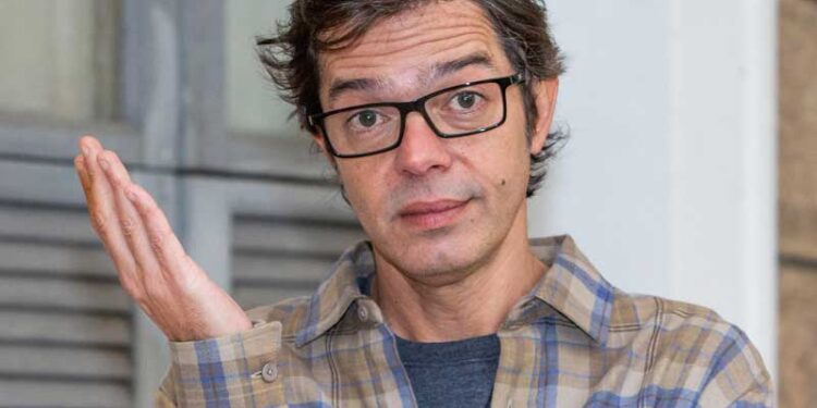 Bruno Mazzeo retorna às origens novamente