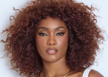 Erika Januza fará sua estreia como apresentadora no inédito “Rainhas Além da Avenida”