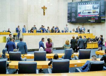 Câmara aprova CPIs para apurar pancadões e escaneamento de íris