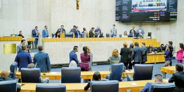 Câmara aprova CPIs para apurar pancadões e escaneamento de íris