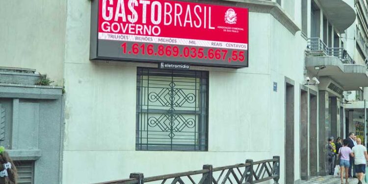 ‘Gastômetro’ é inaugurado no20º aniversário do ‘Impostômetro’