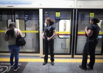 VÍTIMAS DE AGRESSÃO: Agentes femininas do Metrô de SP aptas para a situação