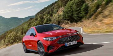 Mercedes CLA de 3ª geração, que só vem no fim do ano, estreia plataforma para híbridos e elétricos
