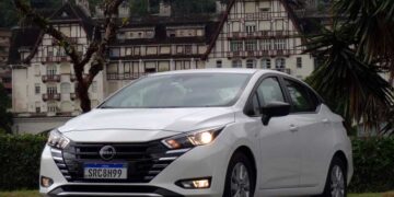 Versa Sense tem até pequenos luxos para brigar na faixa intermediária de sedãs compactos