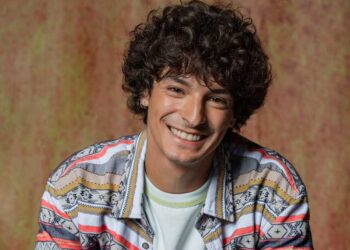 Pedro Waddington dribla sobrenome famoso ao estrear no horário nobre