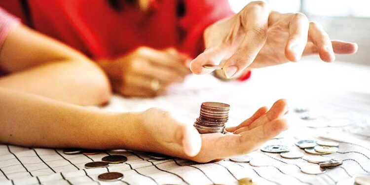 Veja como usar o dinheiro da restituição do IR para organizar suas finanças