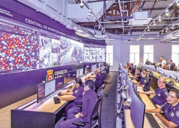 SMART SAMPA: Polícia Federal avalia convênio após visita à central de monitoramento de SP