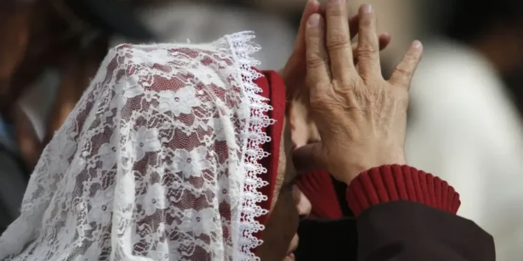 Censo 2022: número de católicos cai, enquanto evangélicos avançam