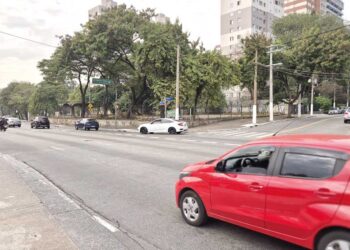 CONTENÇÃO DE CHEIAS: Obras no Córrego Rio Verde