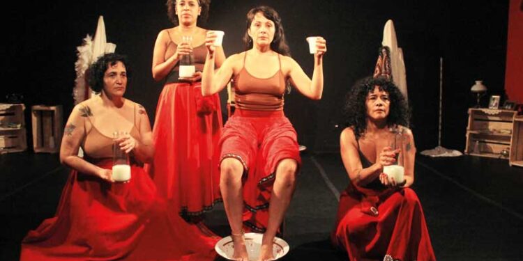 TEATRO: A luta das mulheres pelo amplo respeito