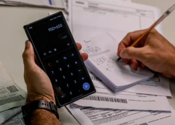 Custo Brasil: Para 70% dos empresários, carga tributária é o principal entrave, aponta pesquisa da CNI