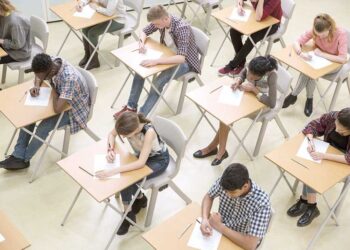 REDAÇÃO DO ENEM: Estrutura mantida e cinco temas que podem cair na prova