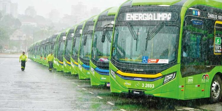 SP recebe 120 novos ônibus elétricos. Frota é a maior do País