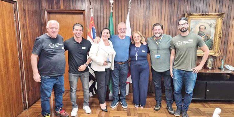 ‘Crochê-tando’ promove saúde ao longo do processo de envelhecimento