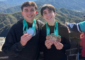 Eriberto Leão volta a encarnar o vilão Ernesto em ‘Êta Mundo Melhor’