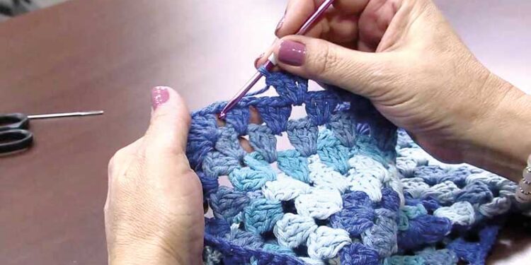 ‘Crochê-tando’ promove saúde ao longo do processo de envelhecimento