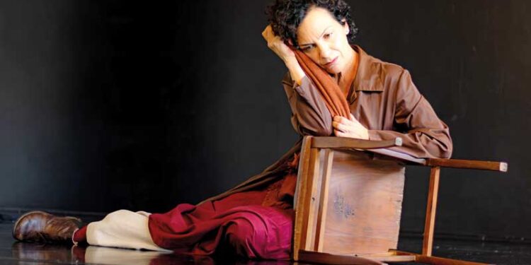 Angélica exibe espontaneidade com conversa, som e comida no GNT