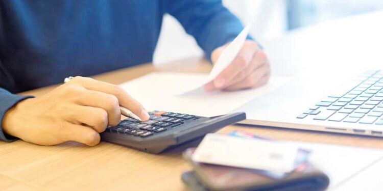 Angélica exibe espontaneidade com conversa, som e comida no GNT