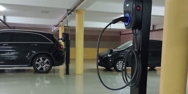 São Paulo toma decisão importante sobre recarga de carro elétrico em condomínios