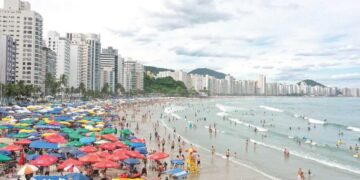 PROCON-SP: Folder orienta como evitar cobranças abusivas nas praias paulistas