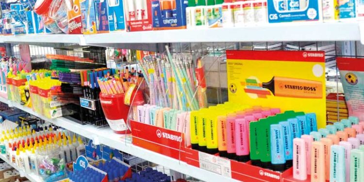 MATERIAL E UNIFORME ESCOLAR: Prefeitura disponibiliza crédito para aquisição