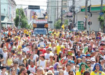 Procon-SP encontra irregularidades em muitas lojas que vendem material escolar
