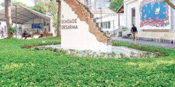 TEATRO: ‘A Última Sessão de Freud’ ganha nova temporada no Teatro Sabesp Frei Caneca