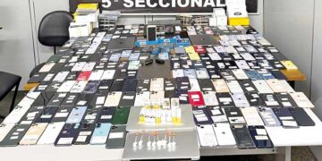 CERCO LESTE: Polícia prende quadrilha em flagrante e recupera 198 aparelhos celulares